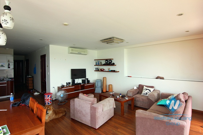 Lake view apartment with 02 bedrooms for rent in Tay Ho area 